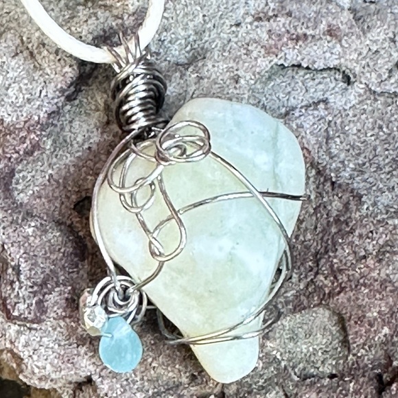 Quartz Pendant Necklace Gemstone Wire Wrapped 16-18’ Chain 4250 W - Picture 6 of 10